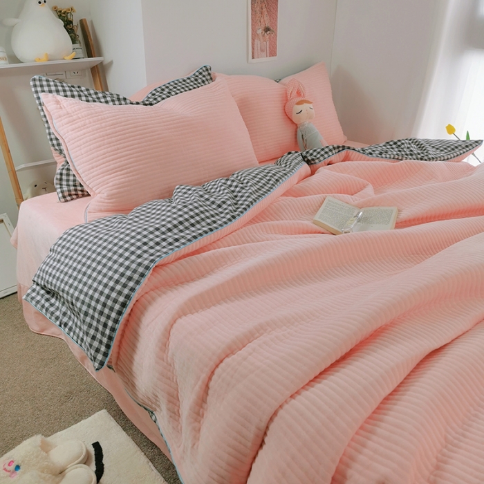 91家纺网 家纺一手货源 找家纺 淑女公社 2020新款棉加绒晚安宝贝四件套 灰白格加粉色绒