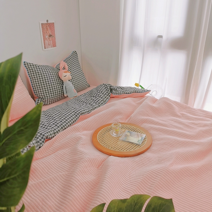 91家纺网 家纺一手货源 找家纺 淑女公社 2020新款棉加绒晚安宝贝四件套 灰白格加粉色绒