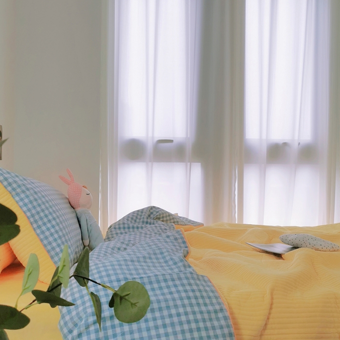 91家纺网 家纺一手货源 找家纺 淑女公社 2020新款棉加绒晚安宝贝四件套 蓝白格加黄色绒