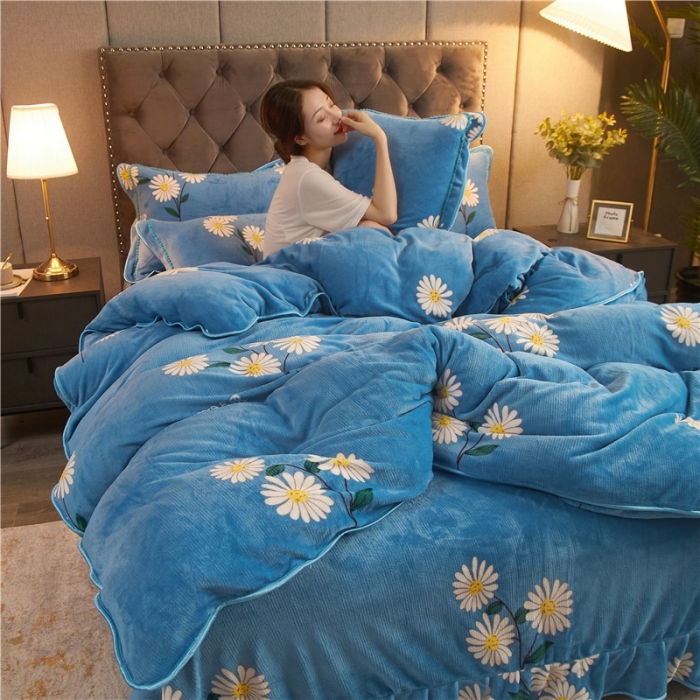 91家纺网 家纺一手货源 找家纺 爱洛牛奶绒宝宝绒水晶绒法莱绒金貂绒四件套 菊花蓝