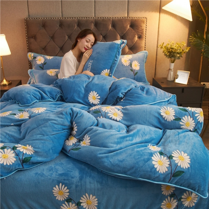 91家纺网 家纺一手货源 找家纺 爱洛牛奶绒宝宝绒水晶绒法莱绒金貂绒四件套 菊花蓝