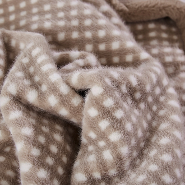 91家纺网 家纺一手货源 找家纺 凯轩毛毛毯毯子 2020新款仿皮草时尚印花毛毯毯子 玲珑格