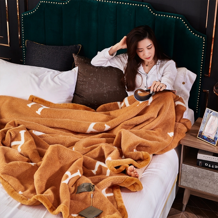 91家纺网 家纺一手货源 找家纺 凯轩毛毛毯毯子 2020新款仿皮草时尚印花毛毯毯子 轻奢H