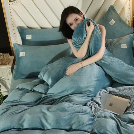 91家纺网 家纺一手货源 找家纺 情恒 2020新款纯色牛奶绒水晶绒法莱绒贴标四件套 橄榄绿
