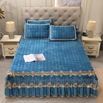 91家纺网 家纺一手货源 找家纺 宜凡家纺 2021新款水晶绒床裙式床盖三件套 冬日恋歌-湖兰