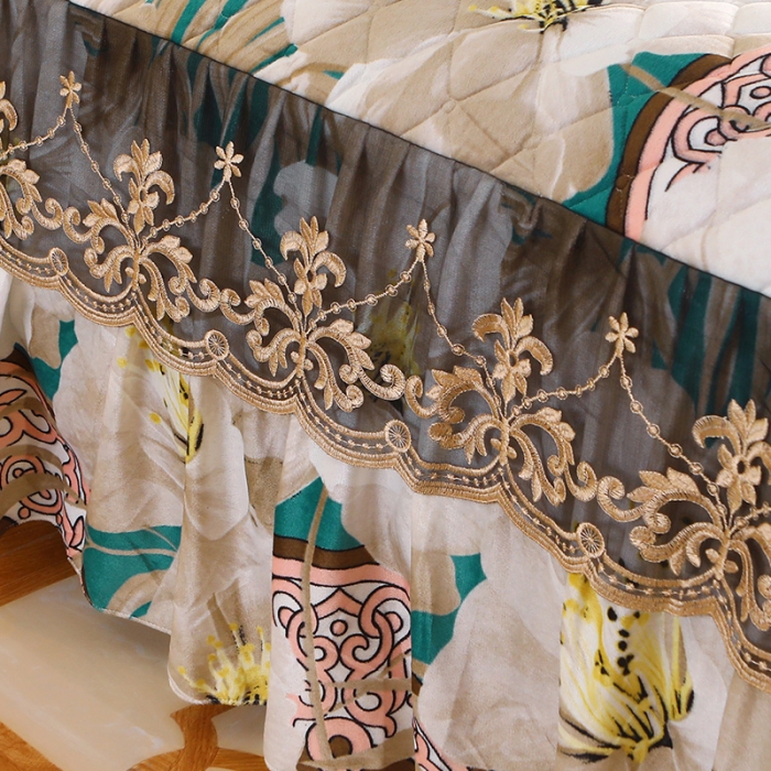 91家纺网 家纺一手货源 找家纺 宜凡家纺 2021新款夹棉水晶绒单品床裙　镜花缘