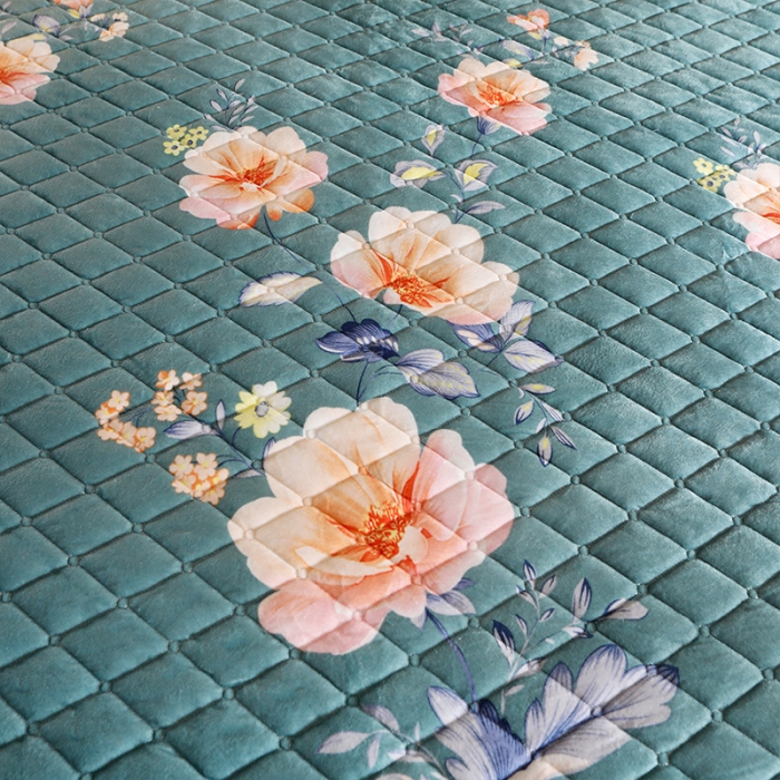 91家纺网 家纺一手货源 找家纺 宜凡家纺 2021新款夹棉水晶绒单品床裙　花漾甜心