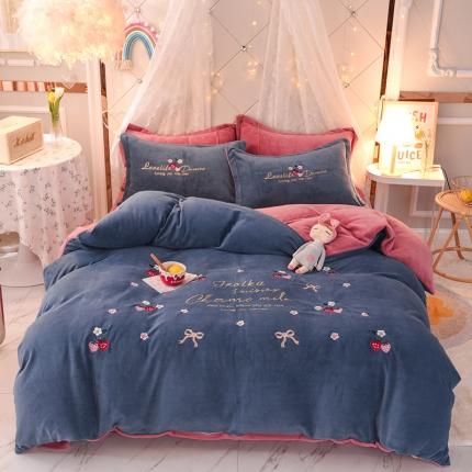 捌月牛奶绒小清新刺绣四件套 甜心草莓-宝蓝