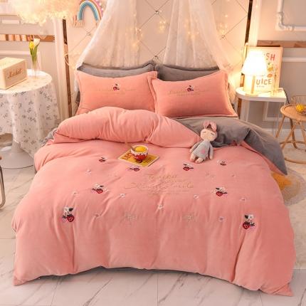 捌月牛奶绒小清新刺绣四件套 甜心草莓-粉玉