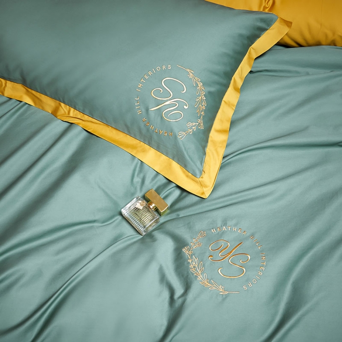 91家纺网 家纺一手货源 找家纺 爱缦2020澳棉100S长绒棉刺绣简系列四件套 松绿-金黄色