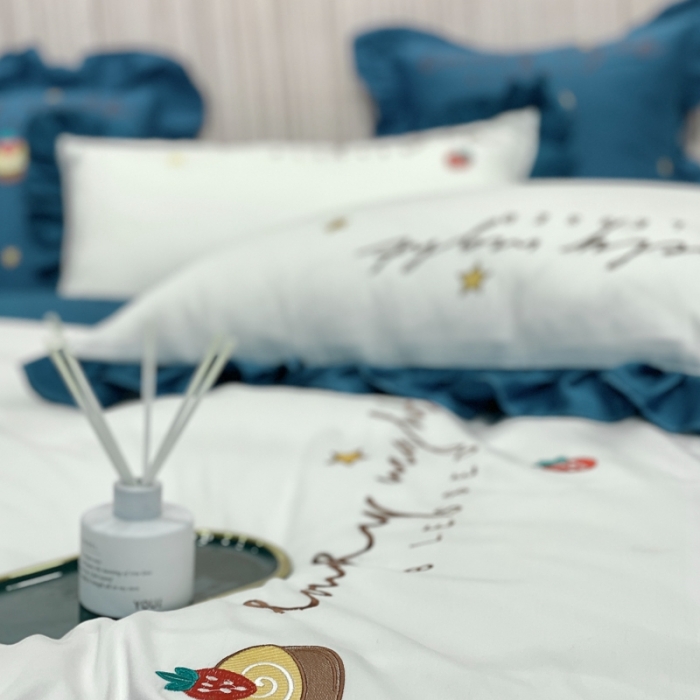 91家纺网 家纺一手货源 找家纺 眠帛家居 2020新款绣花全棉公主风四件套 贝尔-蓝