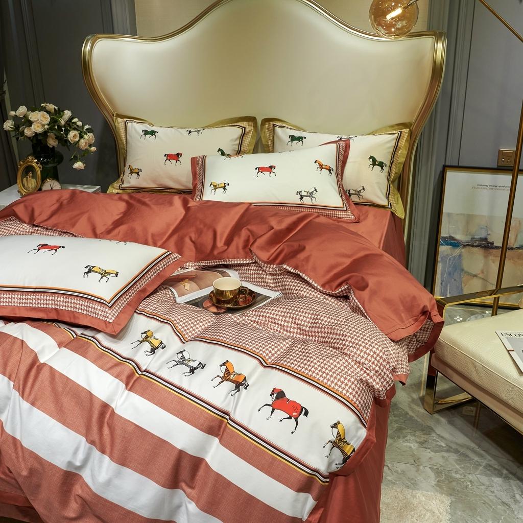 91家纺网 家纺一手货源 找家纺 优然居 2020新款小边款数码印花四件套 艾尔玛秋叶红