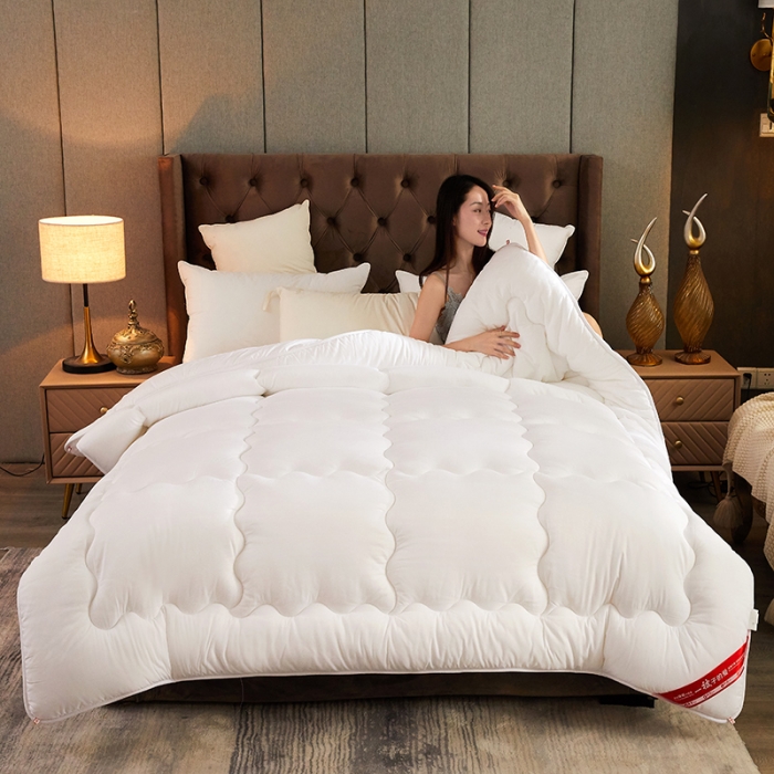 91家纺网 家纺一手货源 找家纺 天瑜家纺 2023新款磨毛压花冬被 白色