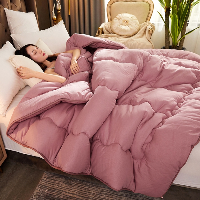 91家纺网 家纺一手货源 找家纺 天瑜家纺 2023新款磨毛压花冬被 豆沙色