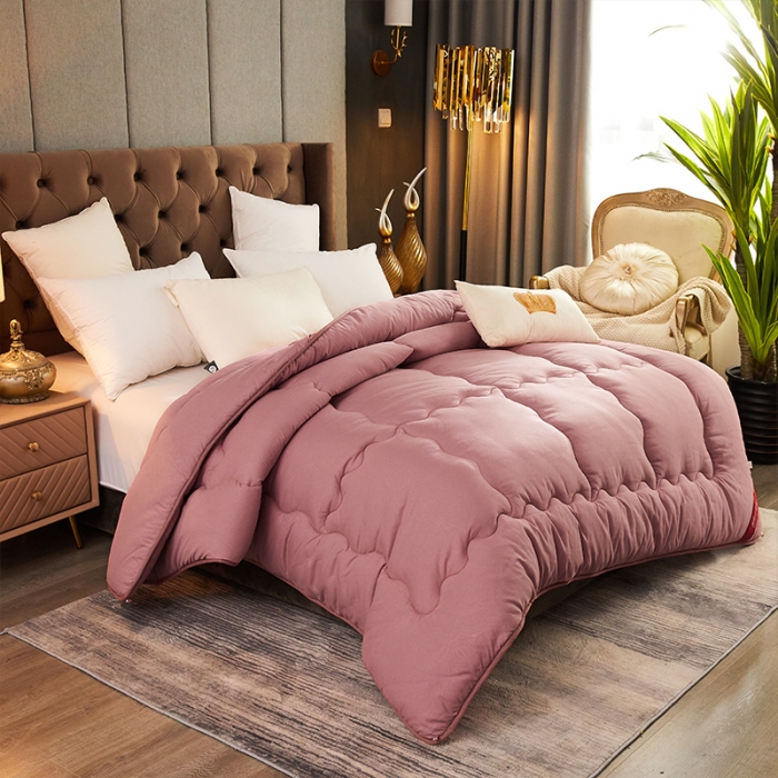 91家纺网 家纺一手货源 找家纺 天瑜家纺 2023新款磨毛压花冬被 豆沙色