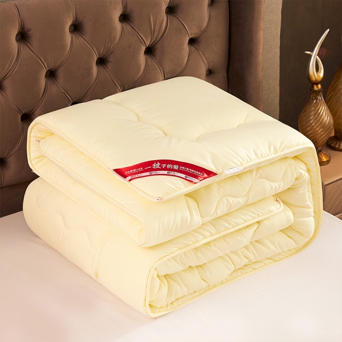 91家纺网 家纺一手货源 找家纺 天瑜家纺 2023新款磨毛压花冬被 黄色