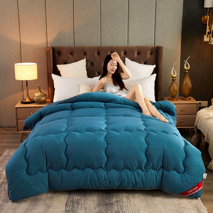 91家纺网 家纺一手货源 找家纺 天瑜家纺 2023新款磨毛压花冬被 蓝色