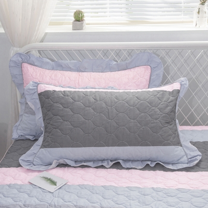 91家纺网 家纺一手货源 找家纺 爱妮玖玖 2025新款 夏风系列 全棉印花夹棉花边枕套