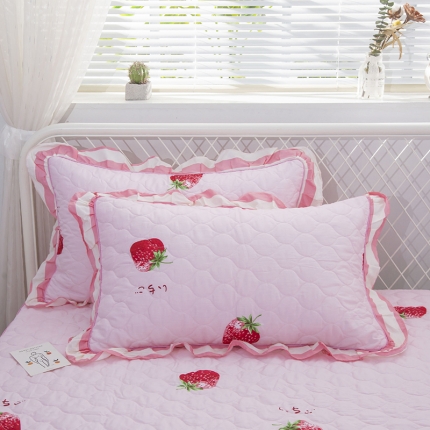 91家纺网 家纺一手货源 找家纺 爱妮玖玖 2025新款 夏风系列 全棉印花夹棉花边枕套