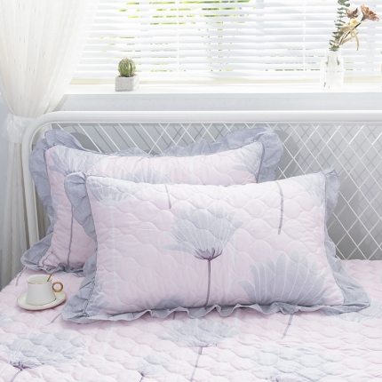 91家纺网 家纺一手货源 找家纺 爱妮玖玖 2025新款 夏风系列 全棉印花夹棉花边枕套