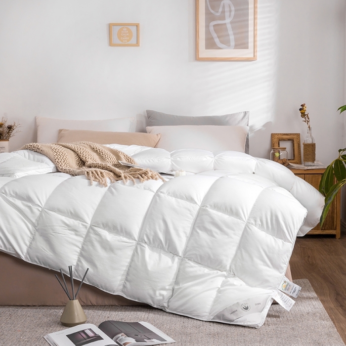 91家纺网 家纺一手货源 找家纺 （总）俏企鹅 2025新款立体叠花面包羽绒被