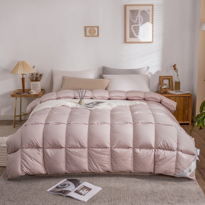 91家纺网 家纺一手货源 找家纺 俏企鹅 2025新款立体叠花面包羽绒被 豆沙色