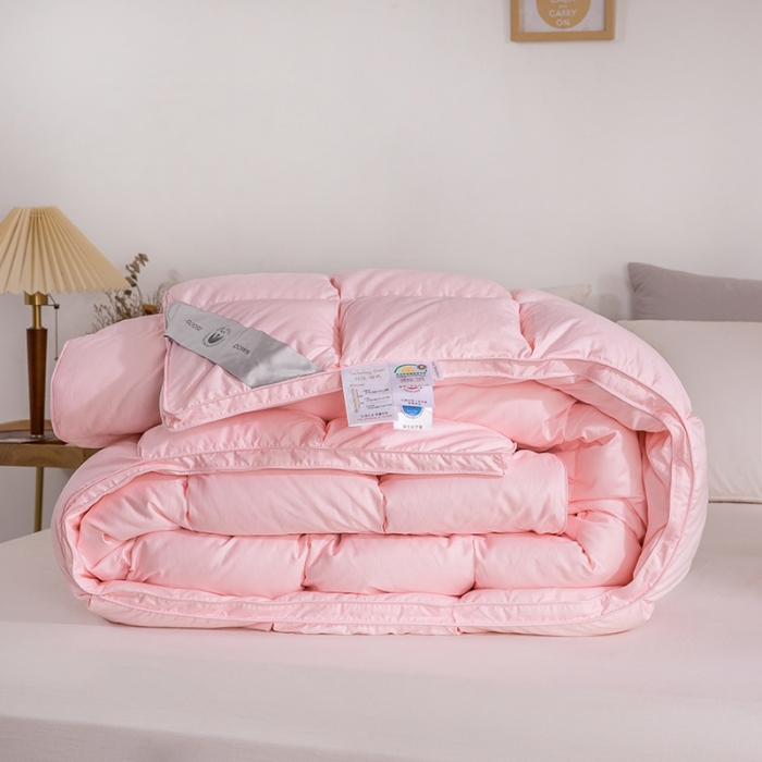 91家纺网 家纺一手货源 找家纺 俏企鹅 2025新款立体叠花面包羽绒被 粉色