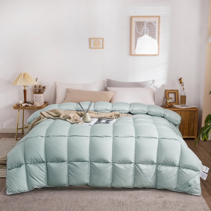 91家纺网 家纺一手货源 找家纺 俏企鹅 2025新款立体叠花面包羽绒被 抹茶绿