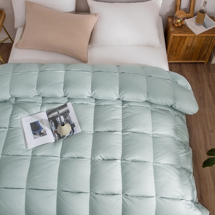 91家纺网 家纺一手货源 找家纺 俏企鹅 2025新款立体叠花面包羽绒被 抹茶绿