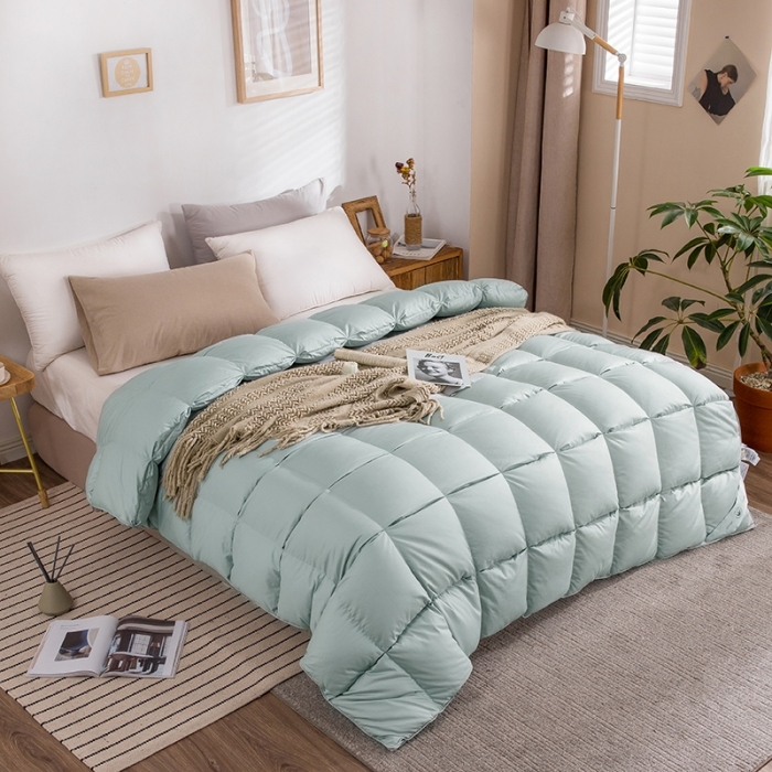 91家纺网 家纺一手货源 找家纺 俏企鹅 2025新款立体叠花面包羽绒被 抹茶绿