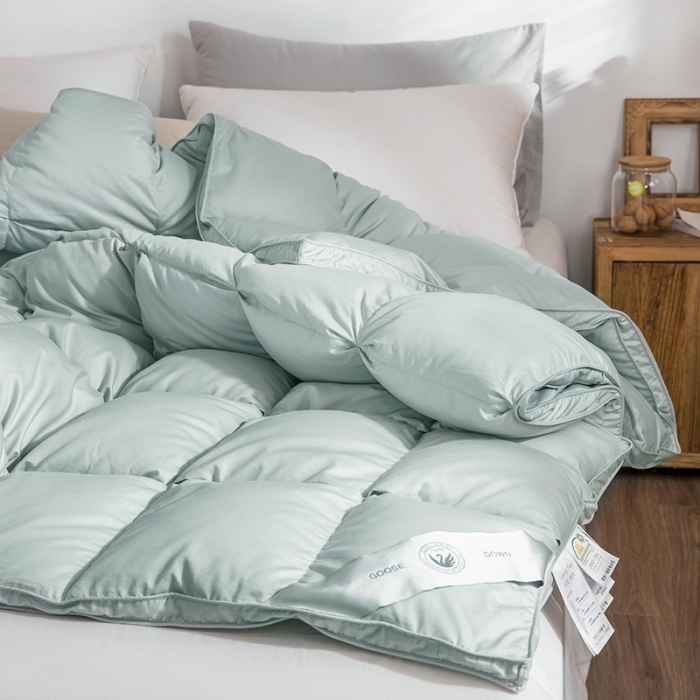 91家纺网 家纺一手货源 找家纺 俏企鹅 2025新款立体叠花面包羽绒被 抹茶绿
