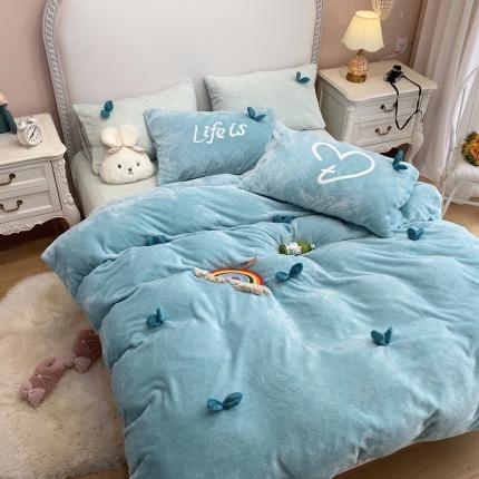 91家纺网 家纺一手货源 找家纺 三朵2020新款立体手工绣花山羊绒四件套 豆苗水兰