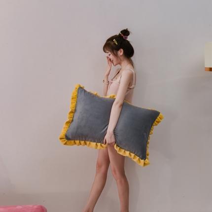 91家纺网 家纺一手货源 找家纺 （总）KA家纺 2023冬季双层花边牛奶法莱水晶绒单枕套