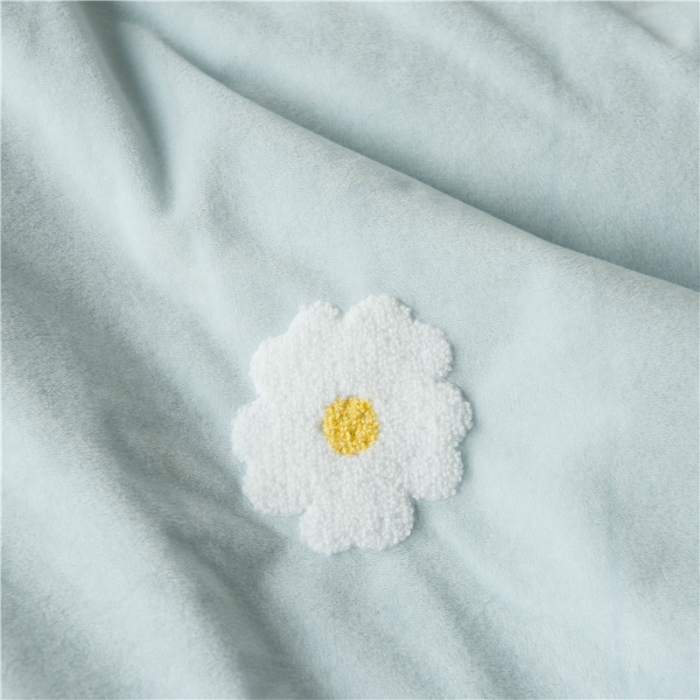 91家纺网 家纺一手货源 找家纺 淑女公社 2020新款秋冬毛巾绣13色四件套 小雏菊淡蓝