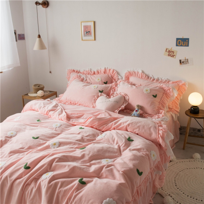 91家纺网 家纺一手货源 找家纺 淑女公社 2020新款秋冬毛巾绣13色四件套 小雏菊粉玉