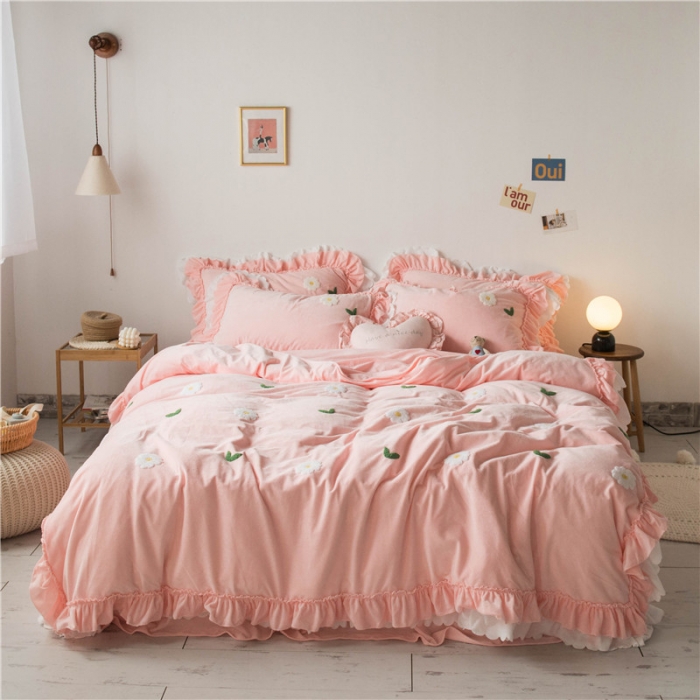 91家纺网 家纺一手货源 找家纺 淑女公社 2020新款秋冬毛巾绣13色四件套 小雏菊粉玉