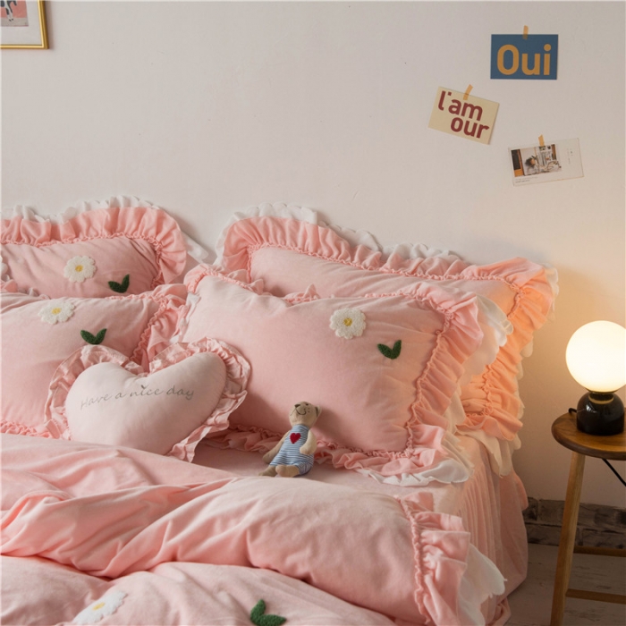 91家纺网 家纺一手货源 找家纺 淑女公社 2020新款秋冬毛巾绣13色四件套 小雏菊粉玉