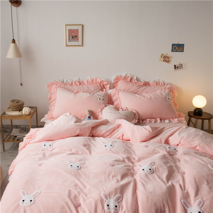 91家纺网 家纺一手货源 找家纺 淑女公社 2020新款秋冬毛巾绣13色四件套 小兔子粉玉