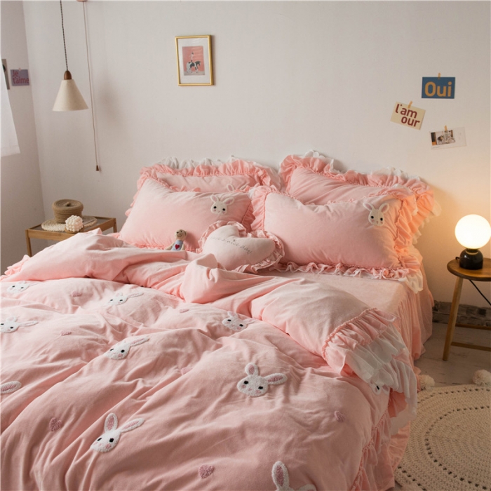 91家纺网 家纺一手货源 找家纺 淑女公社 2020新款秋冬毛巾绣13色四件套 小兔子粉玉