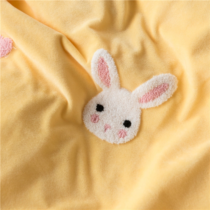 91家纺网 家纺一手货源 找家纺 淑女公社 2020新款秋冬毛巾绣13色四件套 小兔子嫩黄