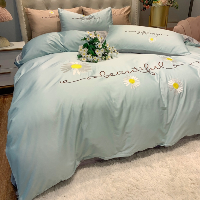 91家纺网 家纺一手货源 找家纺 眠帛家居 2020新款贡缎全棉绣花系列 雏菊繁星蓝