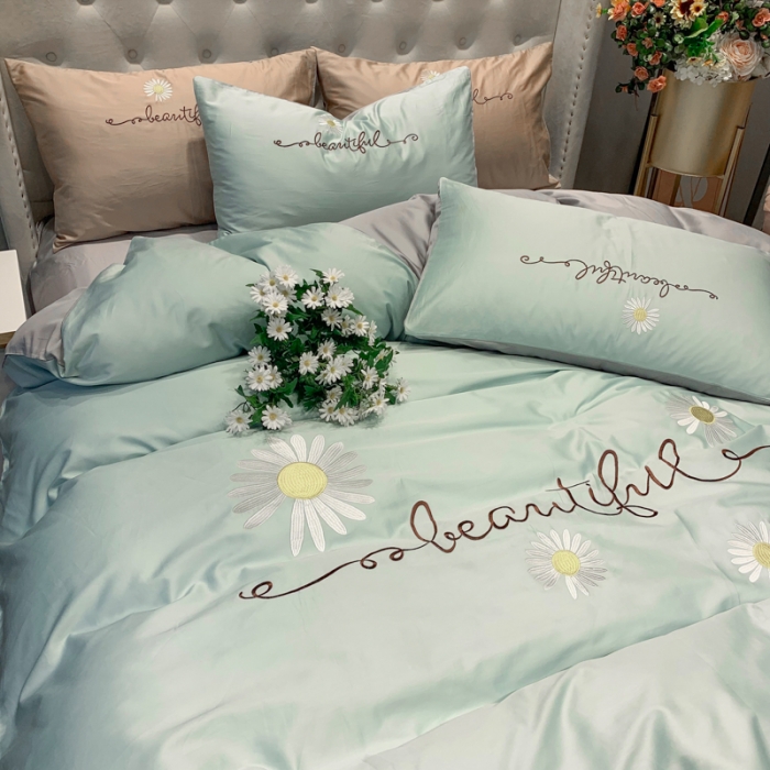 91家纺网 家纺一手货源 找家纺 眠帛家居 2020新款贡缎全棉绣花系列 雏菊繁星蓝