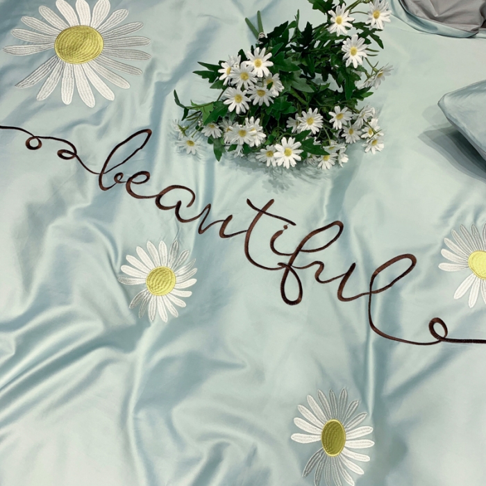 91家纺网 家纺一手货源 找家纺 眠帛家居 2020新款贡缎全棉绣花系列 雏菊繁星蓝