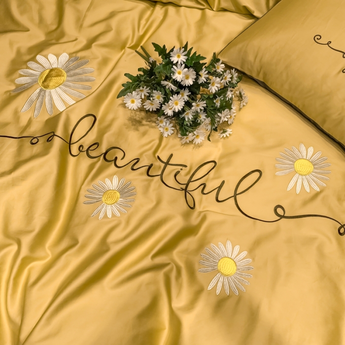 91家纺网 家纺一手货源 找家纺 眠帛家居 2020新款贡缎全棉绣花系列 雏菊姜黄