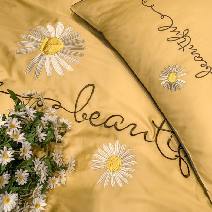 91家纺网 家纺一手货源 找家纺 眠帛家居 2020新款贡缎全棉绣花系列 雏菊姜黄