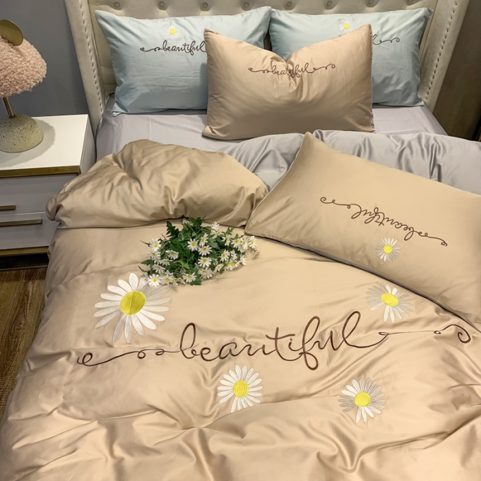 91家纺网 家纺一手货源 找家纺 眠帛家居 2020新款贡缎全棉绣花系列 雏菊米驼