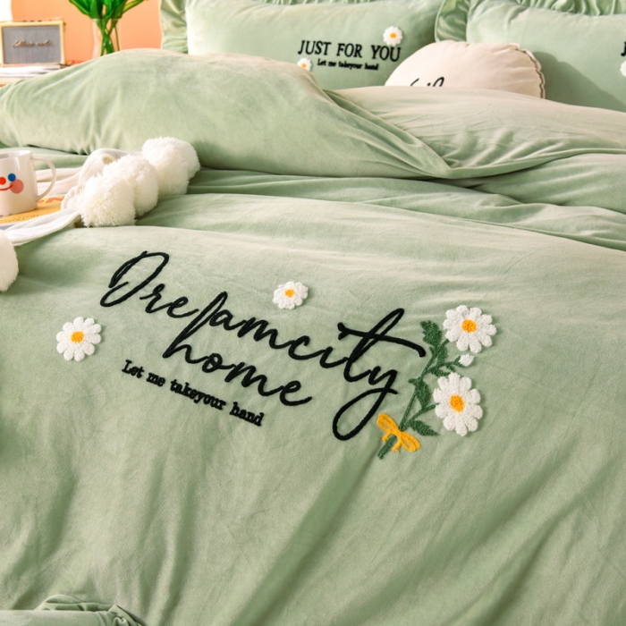 91家纺网 家纺一手货源 找家纺 （总）唐人居 2025新款宝宝绒毛巾绣雏菊系列四件套