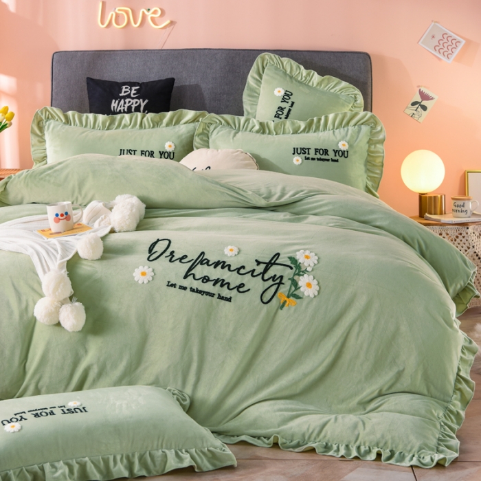 91家纺网 家纺一手货源 找家纺 （总）唐人居 2025新款宝宝绒毛巾绣雏菊系列四件套