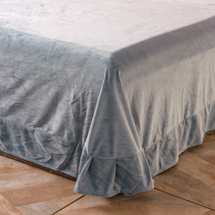 91家纺网 家纺一手货源 找家纺 唐人居 2025新款宝宝绒毛巾绣雏菊系列四件套 雏菊物语-灰