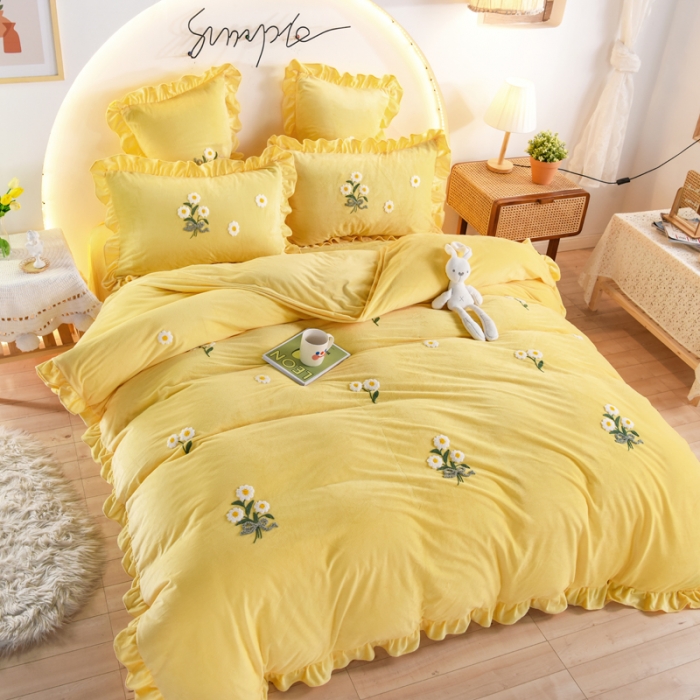 91家纺网 家纺一手货源 找家纺 唐人居 2025新款宝宝绒毛巾绣雏菊系列四件套冬恋雏菊-黄色